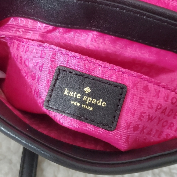 Kate spade quilted crossbody Black Hot Pink interior EUC - Picture 7 of 16